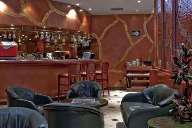 Hotel Maria Angola Lima Buitenkant foto