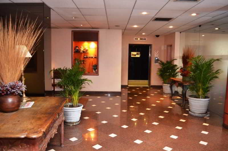 Hotel Maria Angola Lima Buitenkant foto